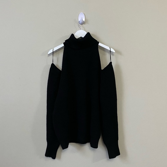 Zara cut out shoulder black knit long sleeve turtleneck sweater - Picture 7 of 10
